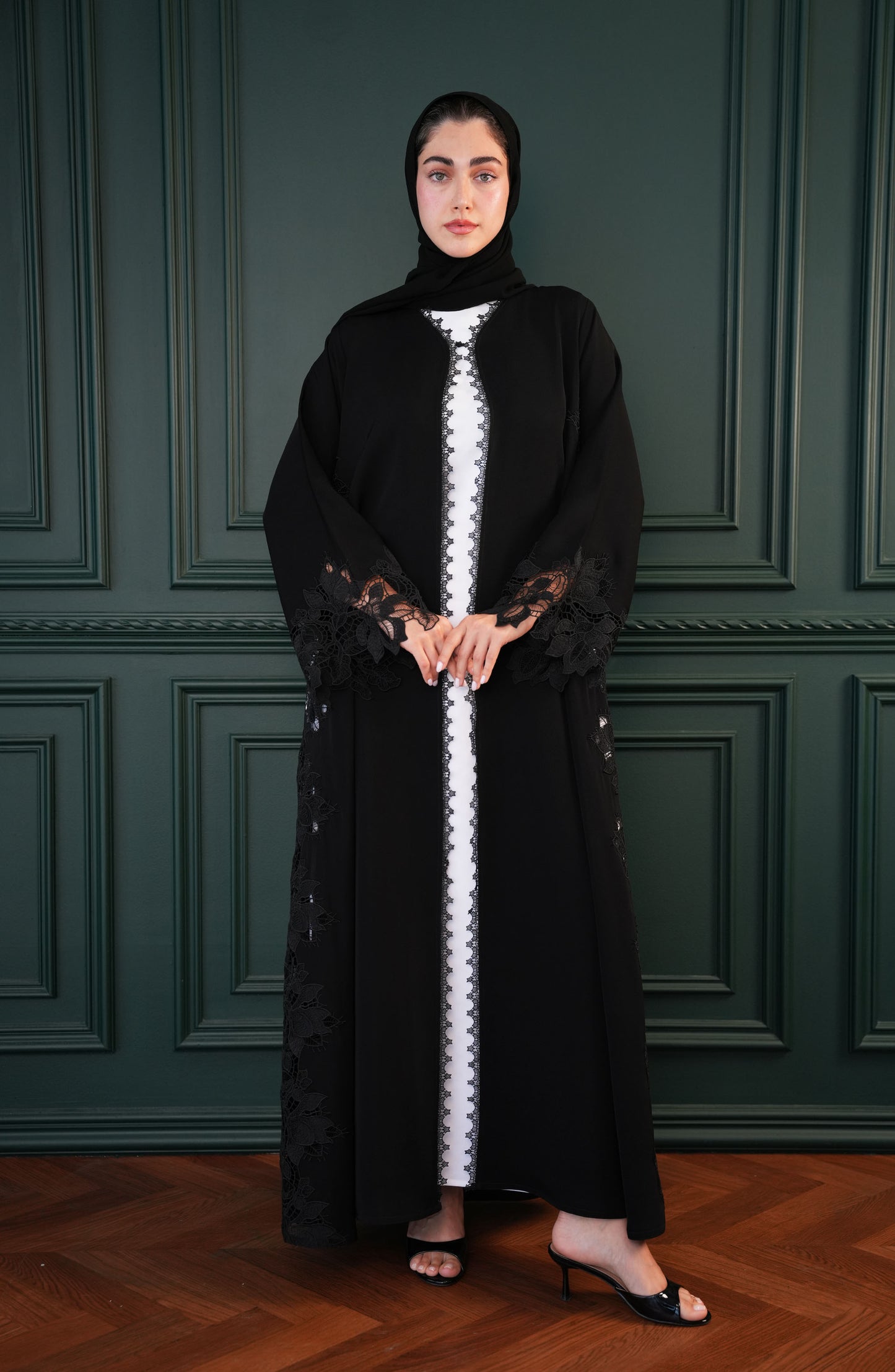 Internet fabric with lace embroidery Abaya