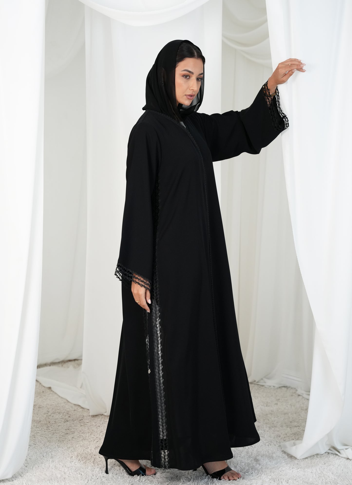 Lace style Internet fabric Abaya