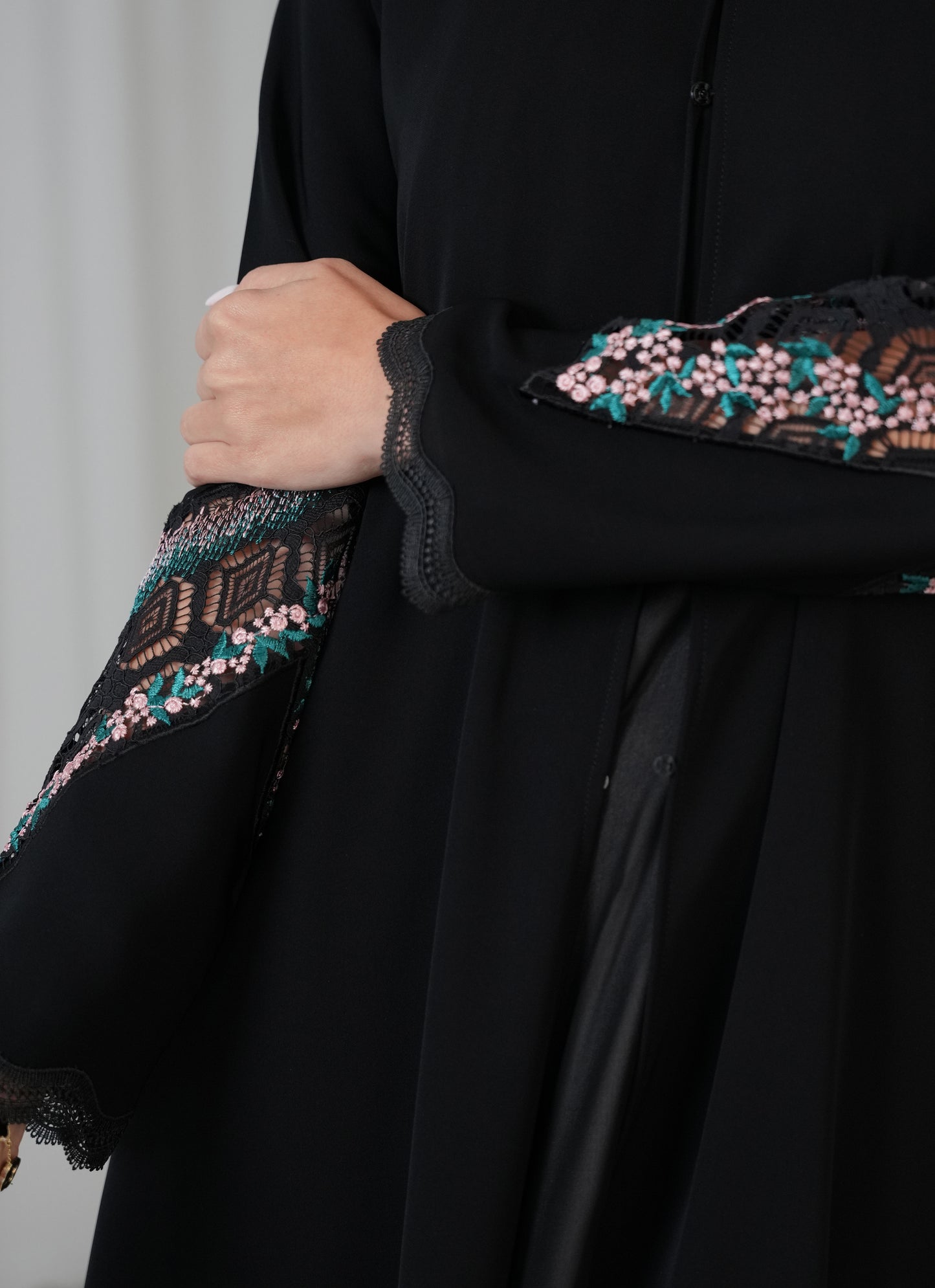 Victoria Kuwait crepe Lace style