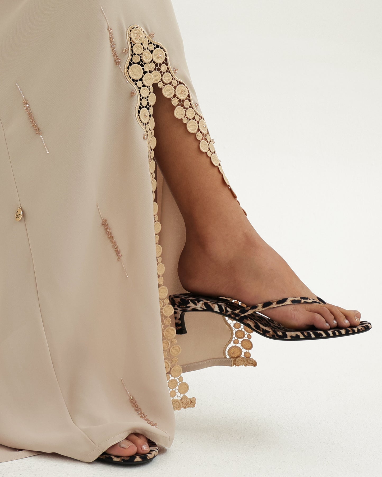 Slots beige Abaya