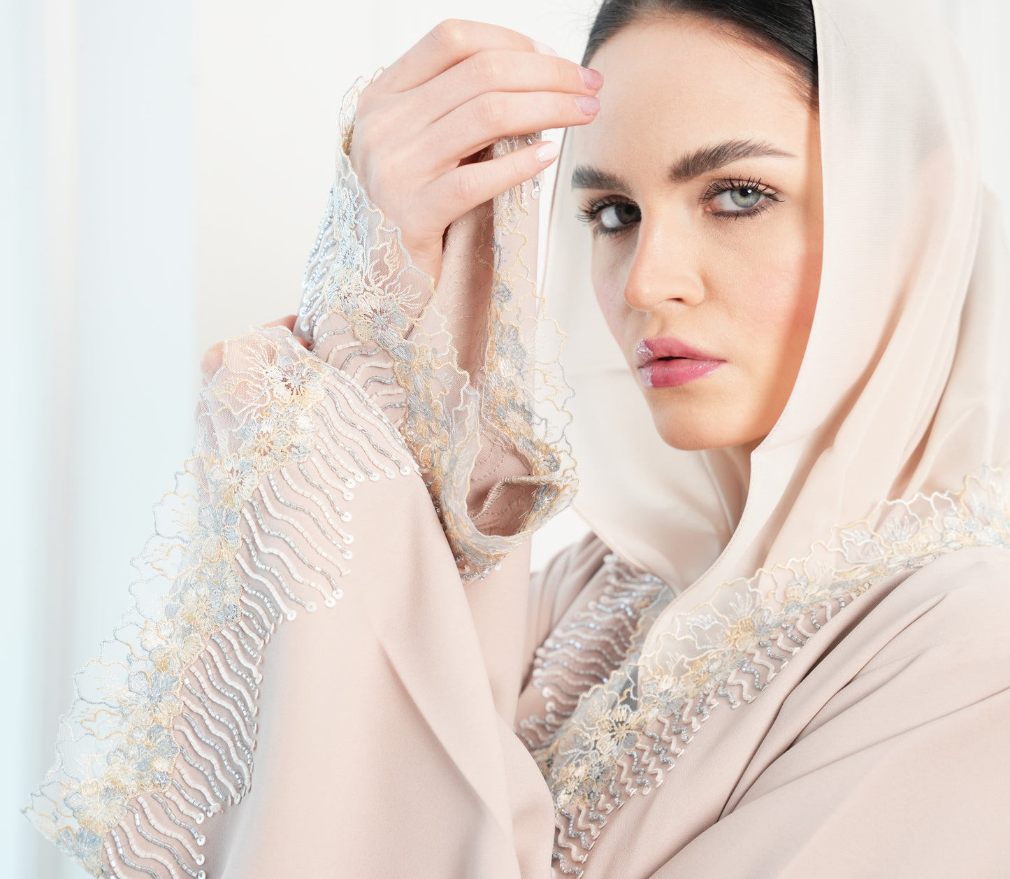 Dantil with handwork beads Abaya