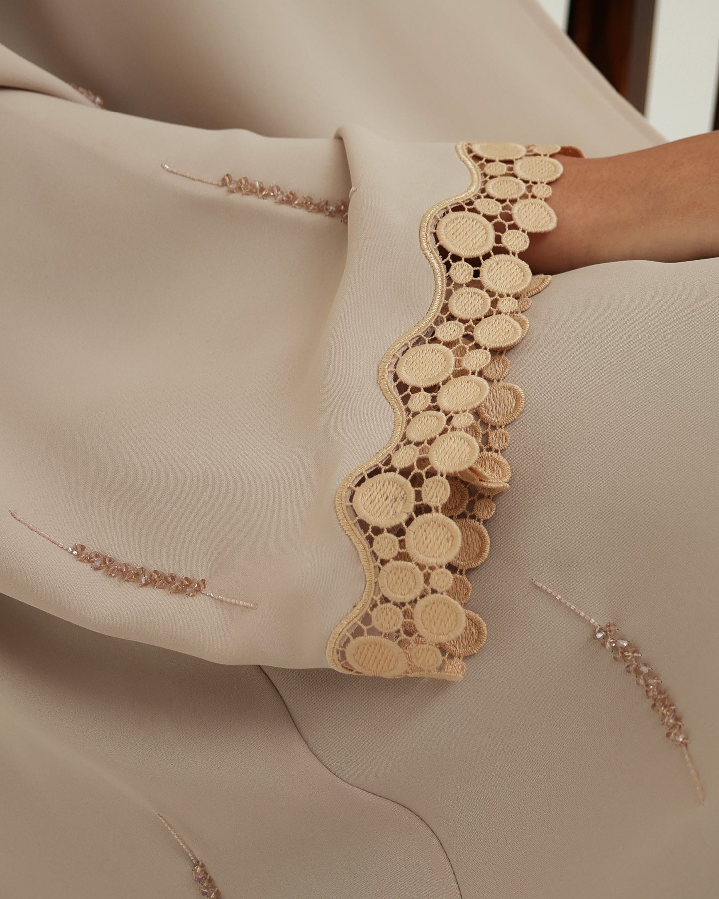 Slots beige Abaya