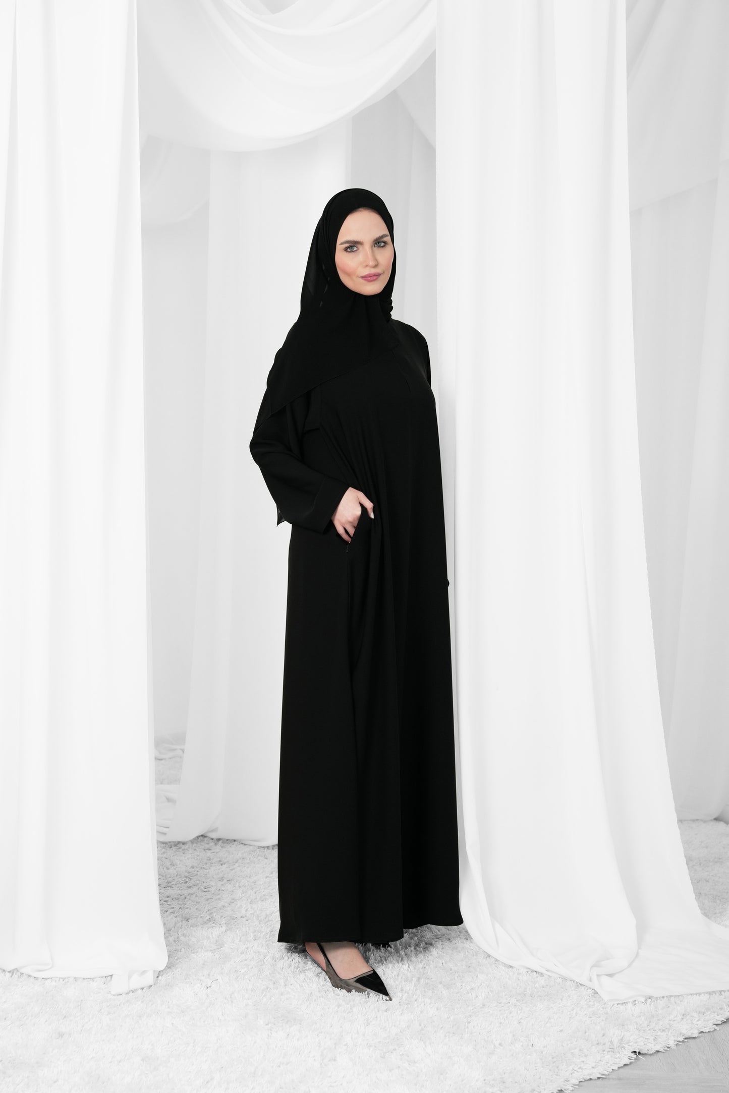 Umrah abaya