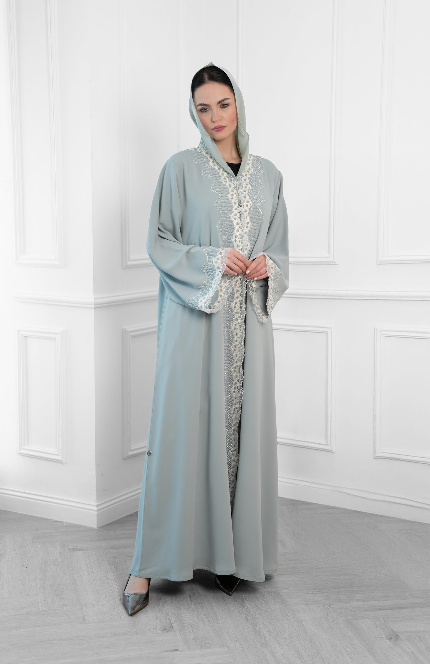 Dantil with handwork beads Abaya