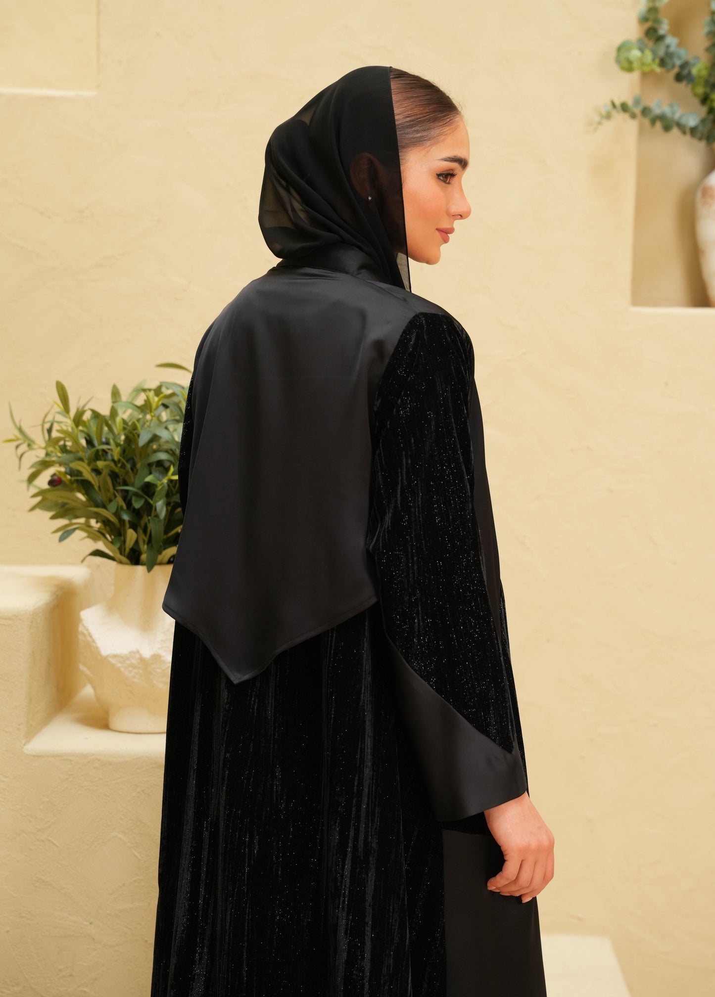 Velvet with Harir Crepe - Black