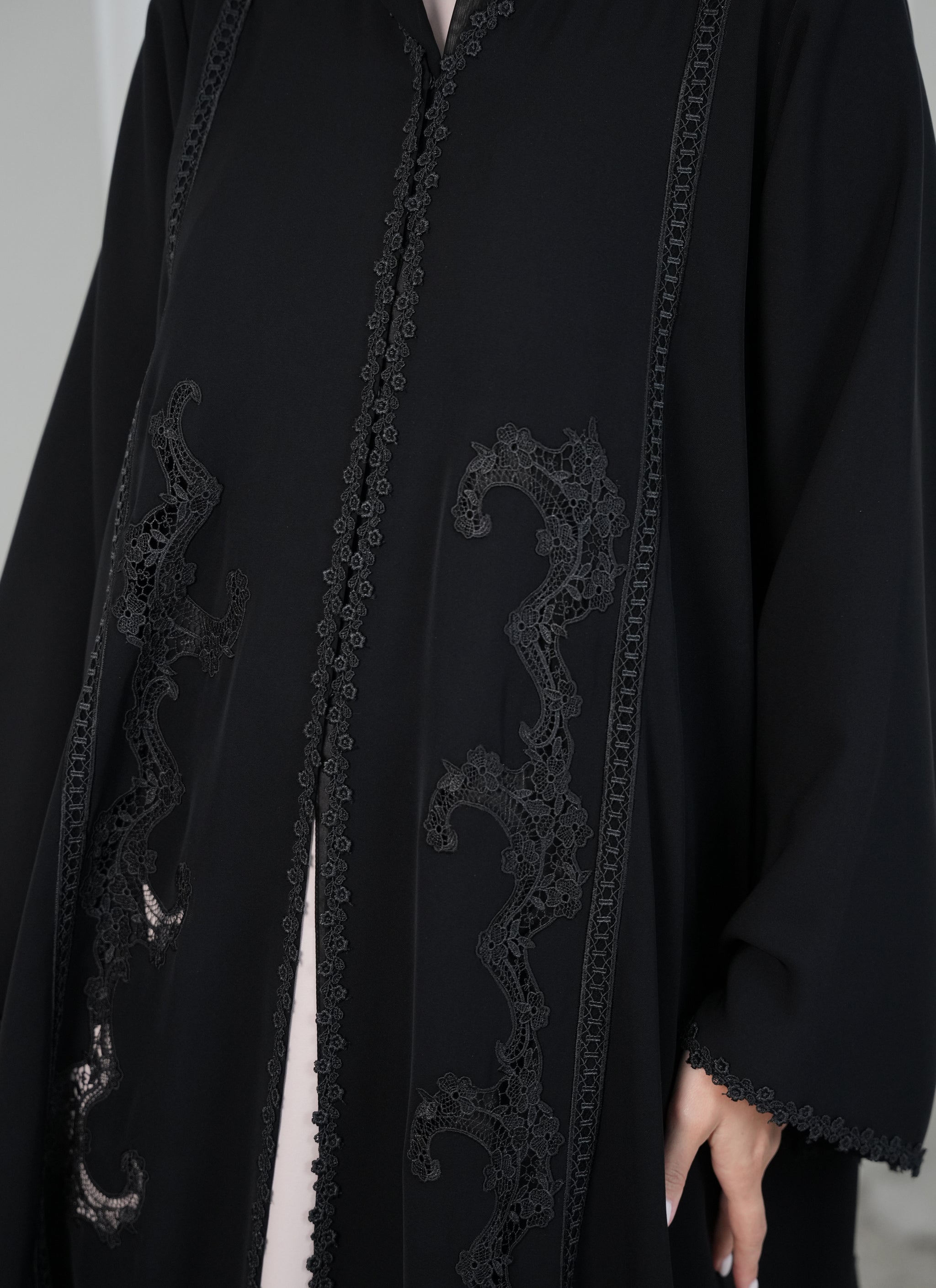 Internet fabric Abaya, Lace style