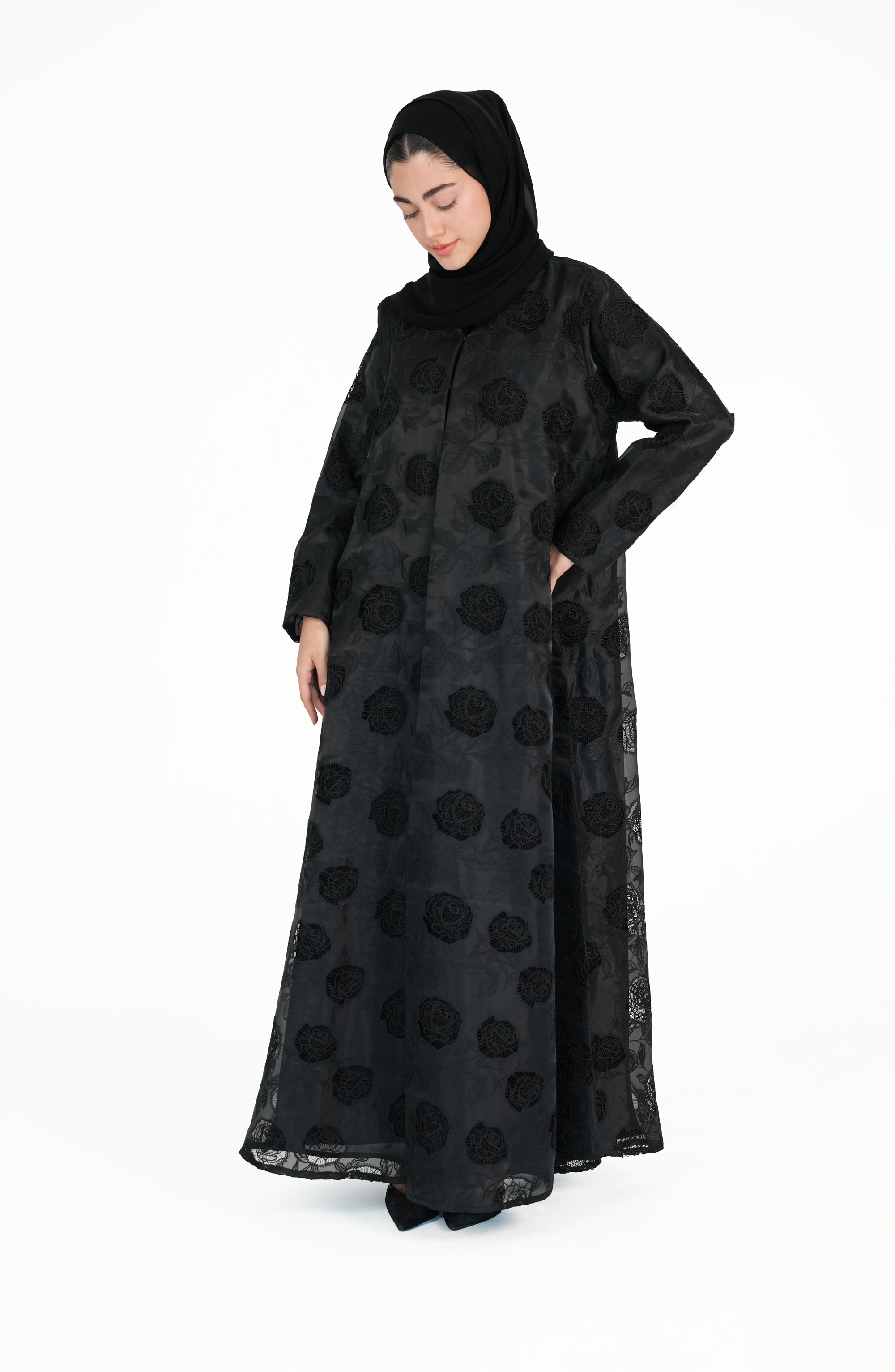 Organza embroidered with roses and Chiffon botana