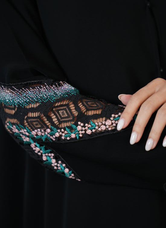 Victoria Kuwait crepe Lace style