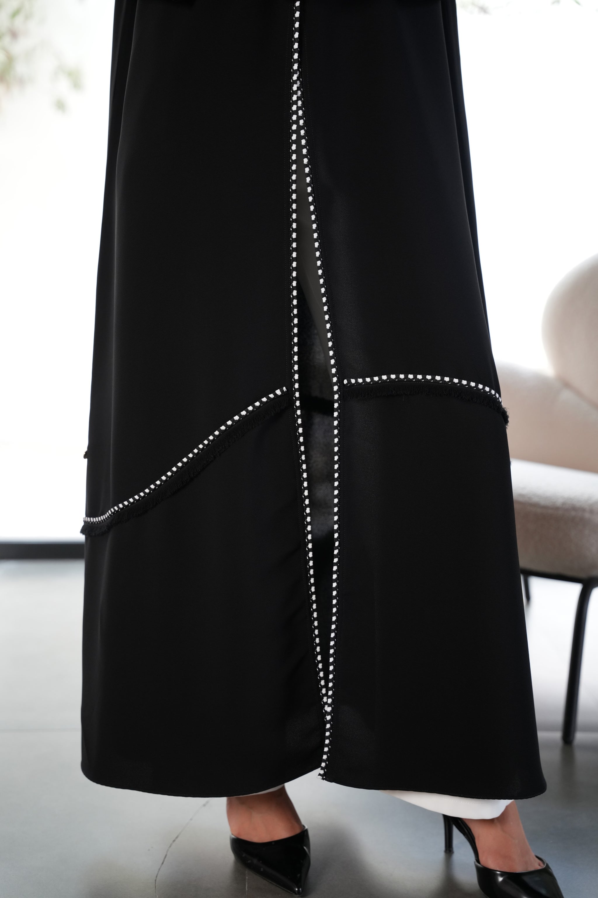 Italian Crepe Abaya – Black Elegance