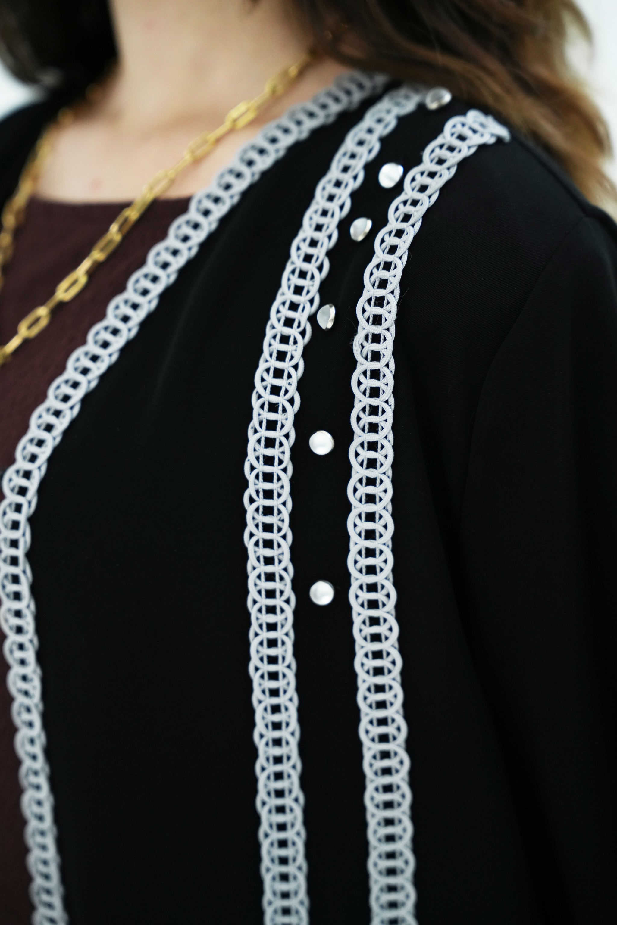Trailing lace abaya