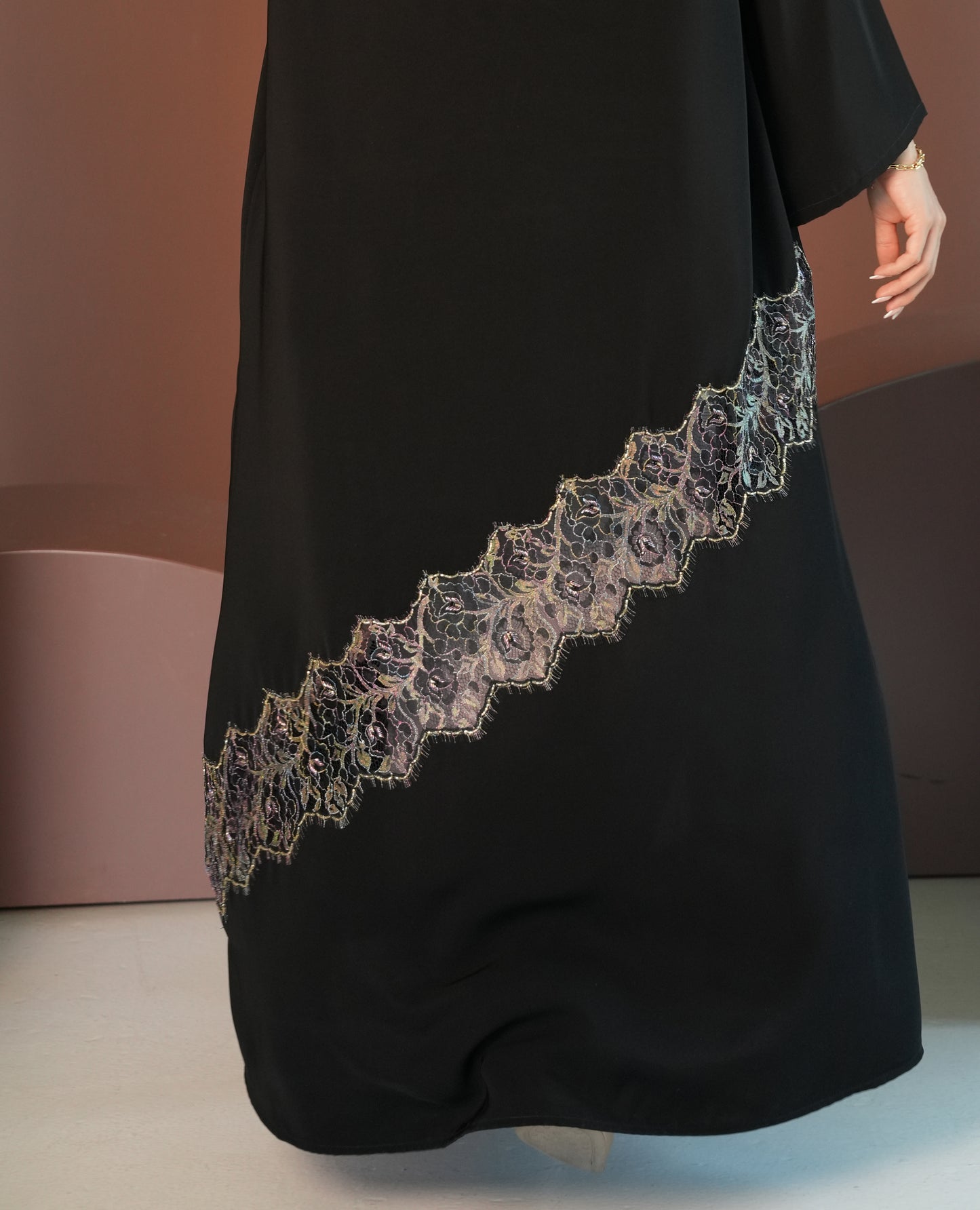 Victory Kuwaiti Crepe Abayah