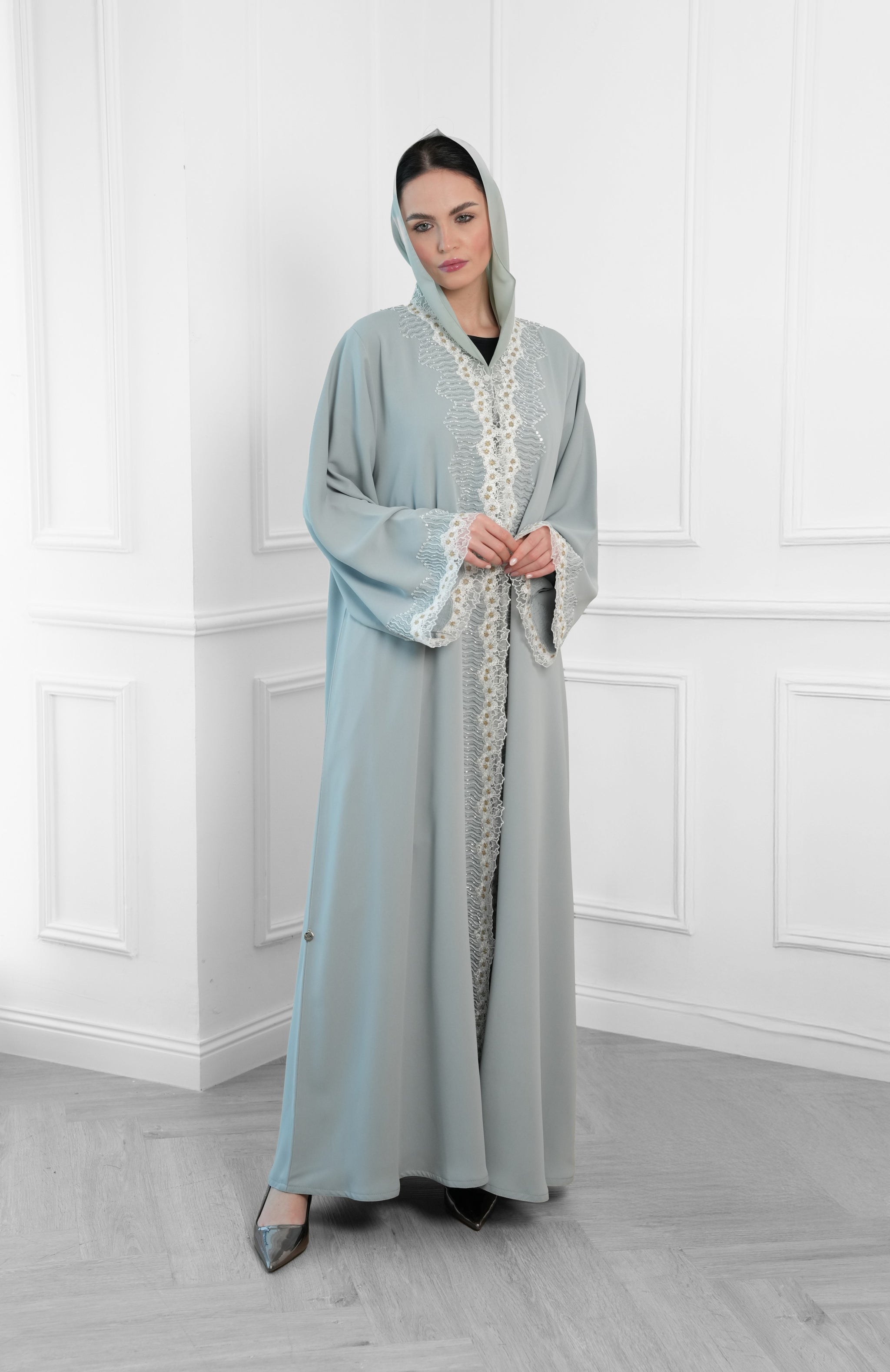 Dantil with handwork beads Abaya