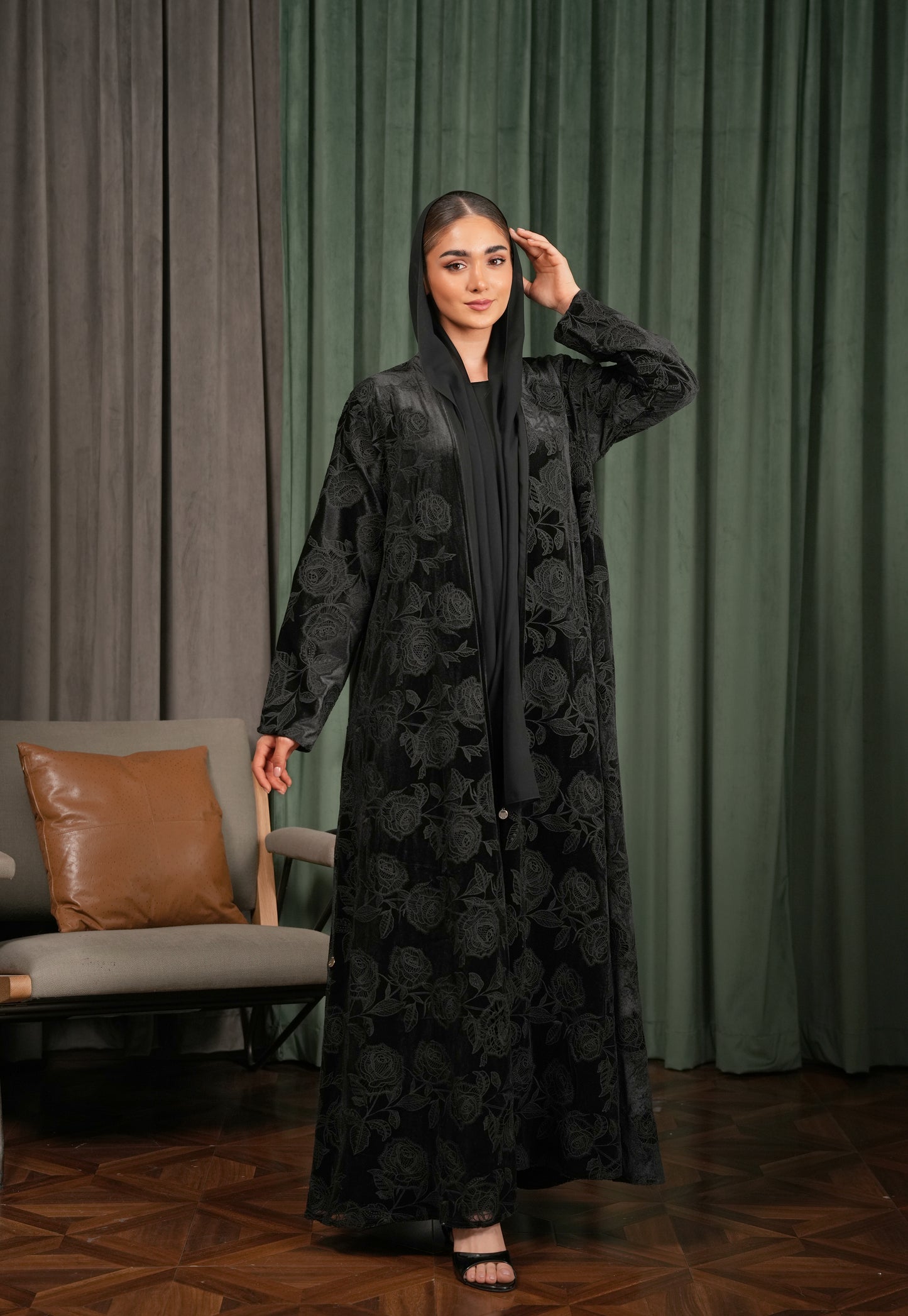 Velvet Embroidered with Lace - Black