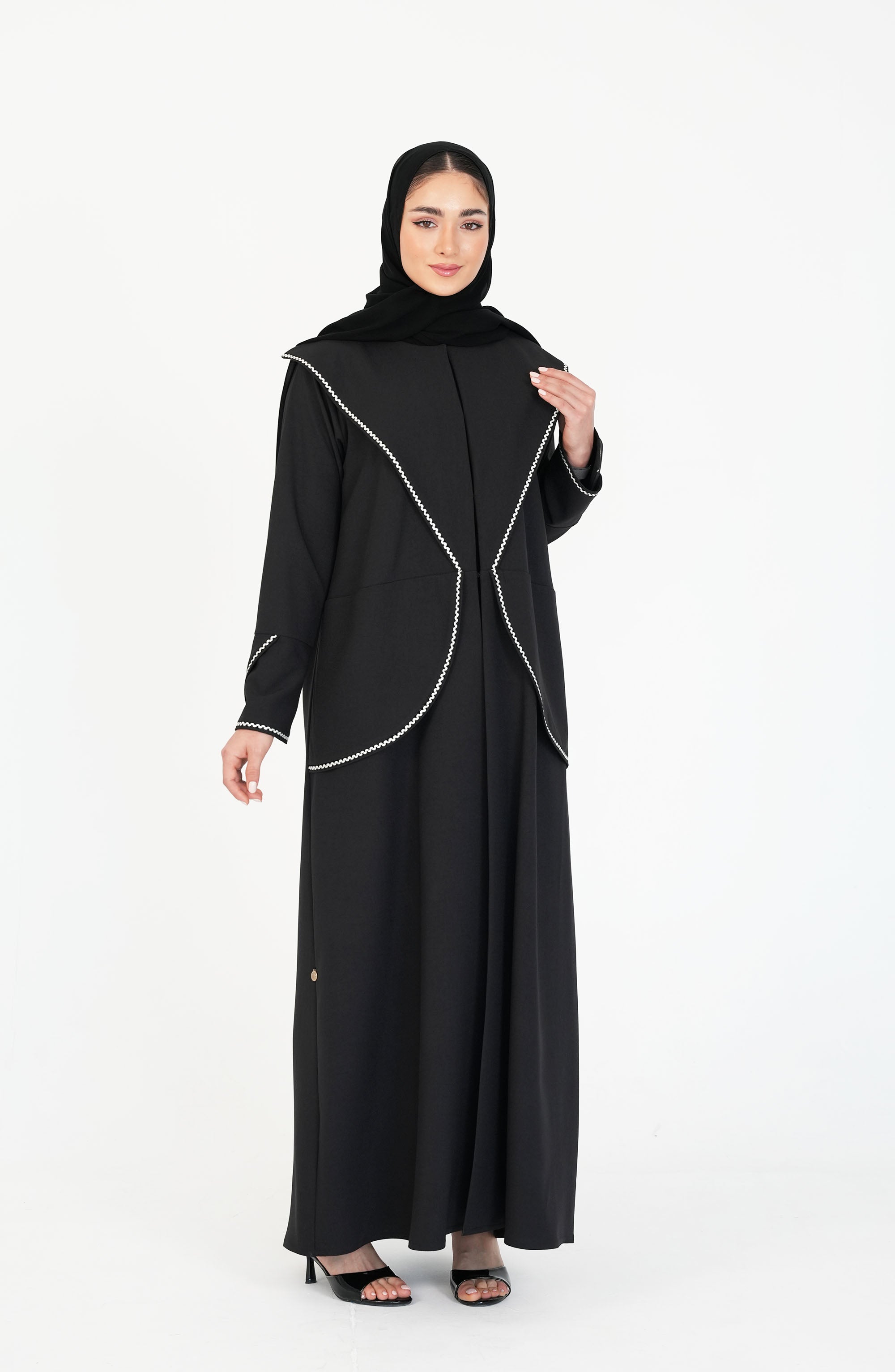 Linen Crepe Abaya with White Lace