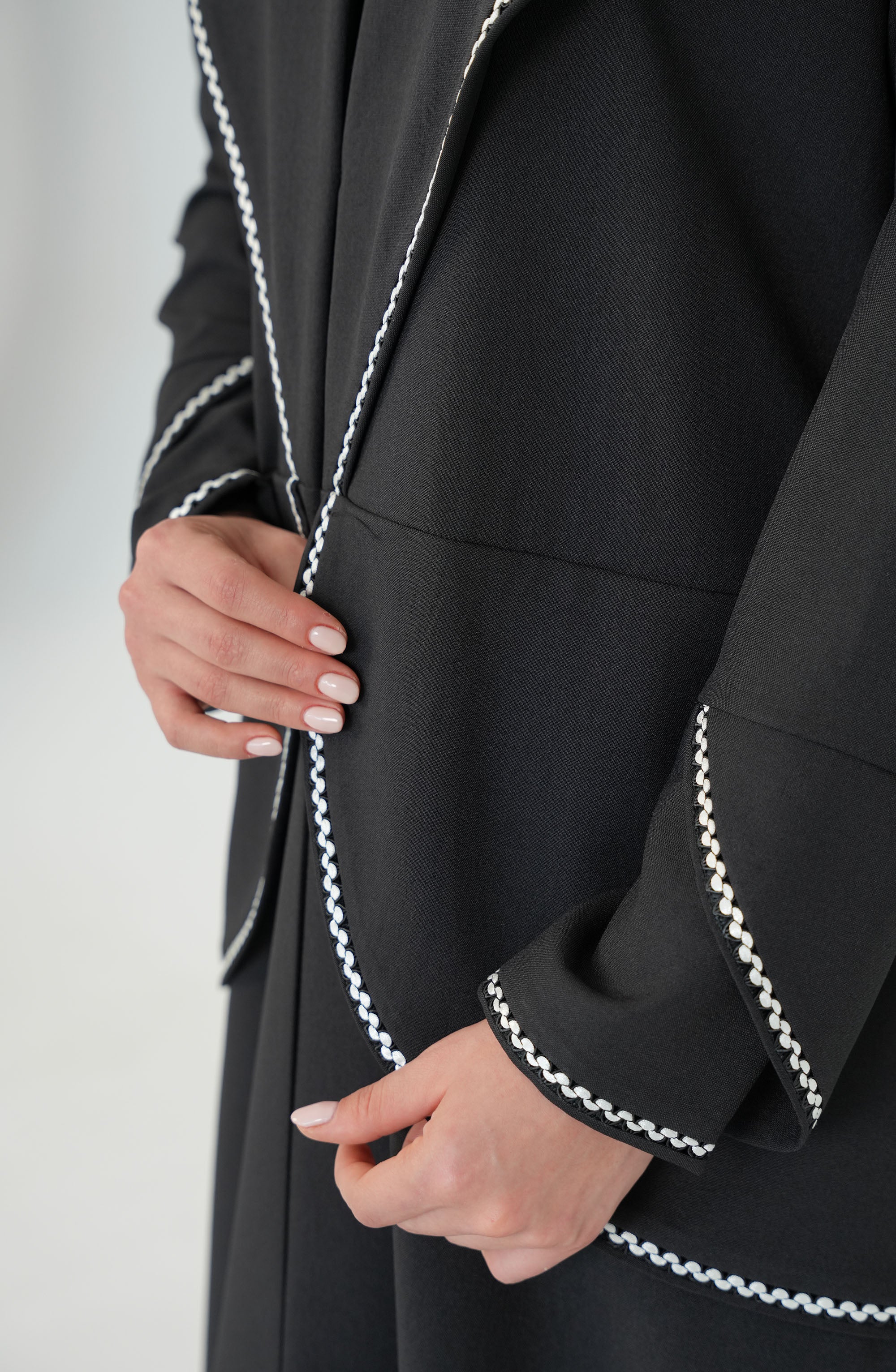 Linen Crepe Abaya with White Lace